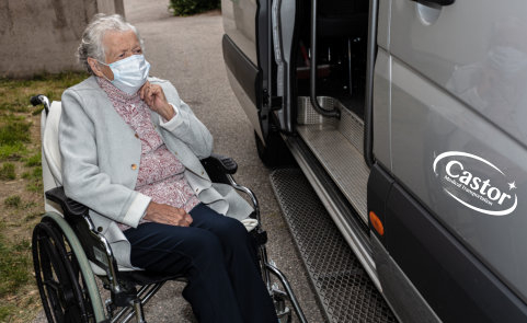 Elderly woman with mask